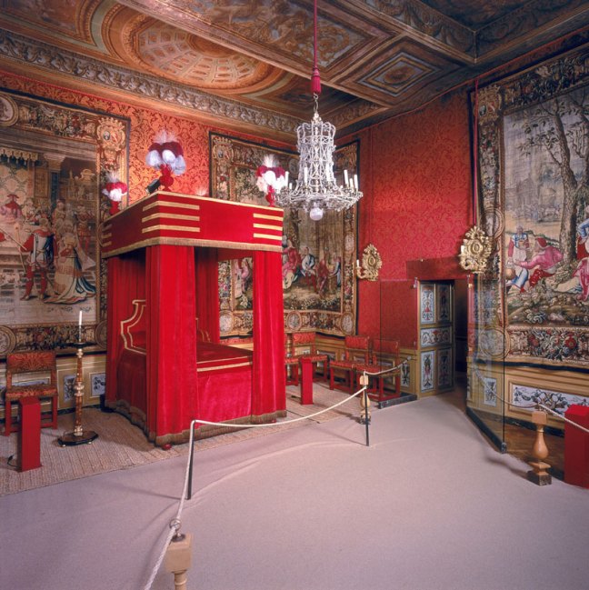 vaux-le-vicomte-the-throne-room-at-chateau-vaux-vicomte